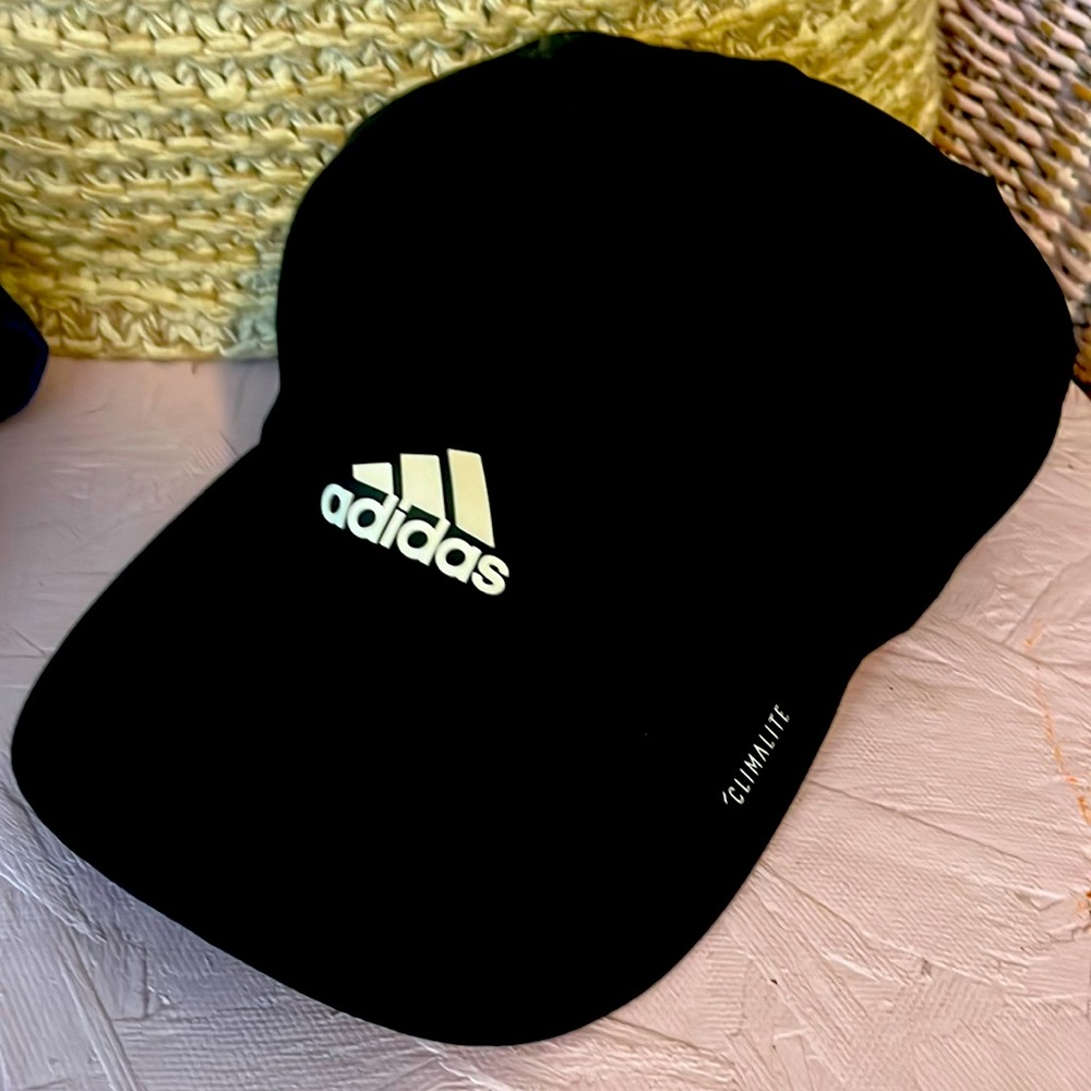 adidas black baseball hat with white logo